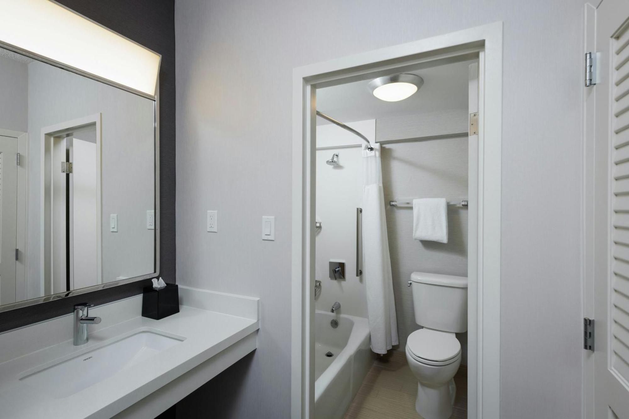 Courtyard By Marriott Denver Central Park エクステリア 写真