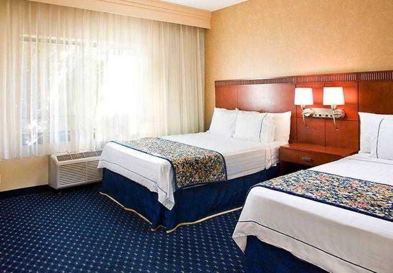 Courtyard By Marriott Denver Central Park 部屋 写真