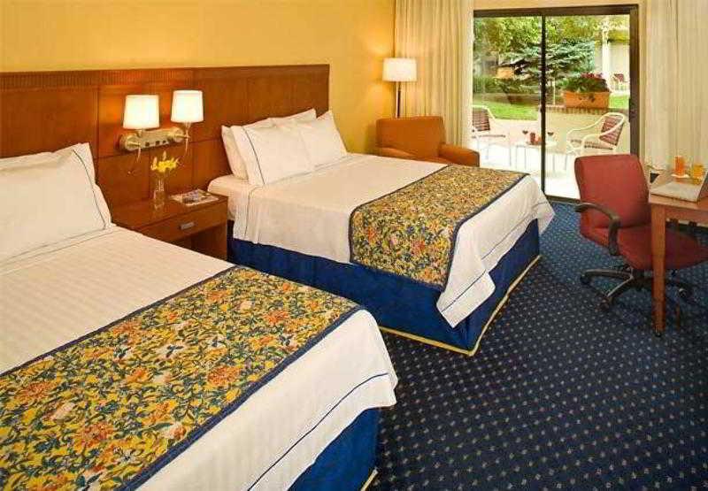 Courtyard By Marriott Denver Central Park 部屋 写真